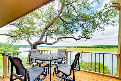 Harbor Paradise House in Lake Travis
