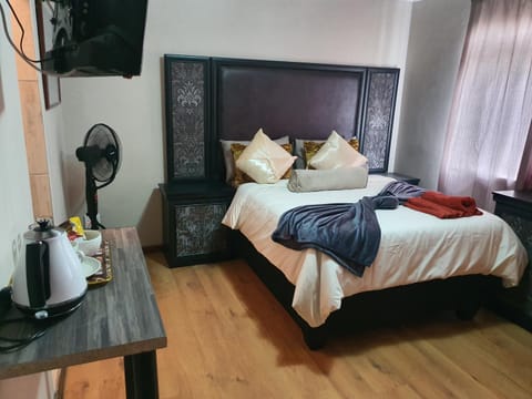 Mabel Guesthouse Bed and Breakfast in Cape Town