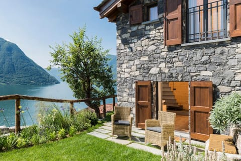Ca' de Sass near Argegno Lake Como Villa in Tremezzina