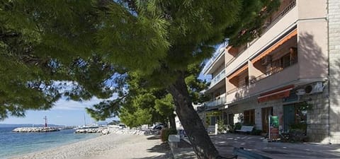 Property building, Facade/entrance, Off site