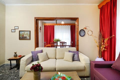 Bed, Living room, Seating area