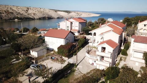 Property building, Facade/entrance, Off site