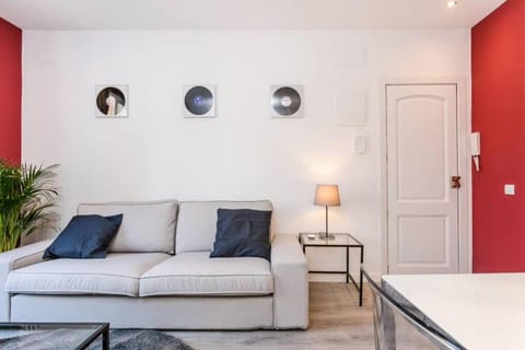 Magical Design With Terrace Apartment in L'Hospitalet de Llobregat