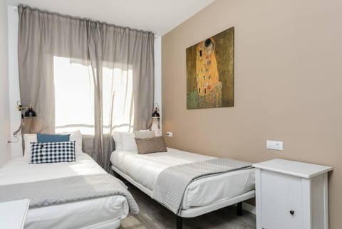 Magical Design With Terrace Apartment in L'Hospitalet de Llobregat