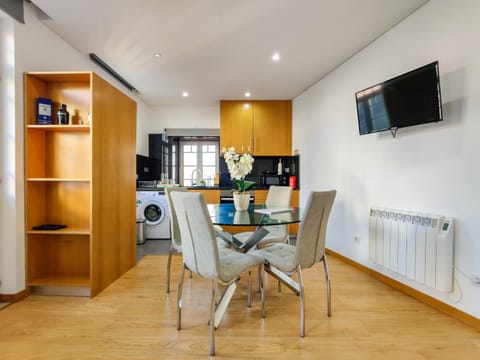 TV and multimedia, Kitchen or kitchenette, Seating area, Dining area