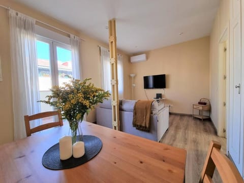 Communal lounge/ TV room, Living room, Seating area, Dining area