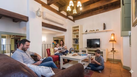 TV and multimedia, Living room, air conditioner