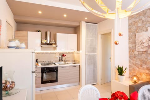 Elena Apartment - Free Secure Parking - Center - Pool - View Lake Apartment in Bardolino