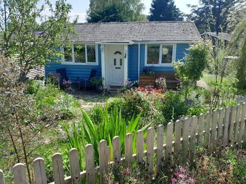 2Bed Cabin w Parking near Snowdonia National Park Cabin in Wales