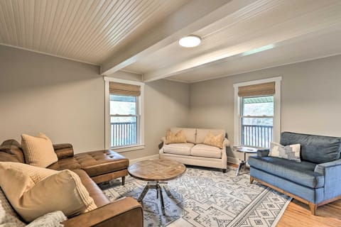 Stylish Vilas Hideaway Hike, Ski and Explore! House in Brushy Fork