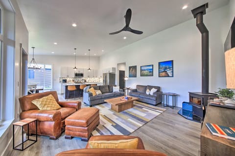 Elegant Priest Lake Townhome about 1 Mi From Lake House in Priest Lake