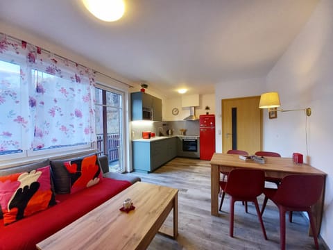 Kitchen or kitchenette, Living room, kitchen