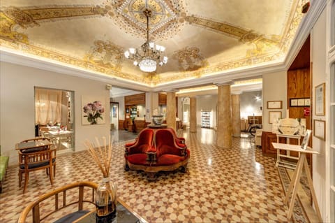 Restaurant/places to eat, Lobby or reception, Lounge or bar