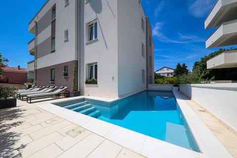 Property building, Swimming pool