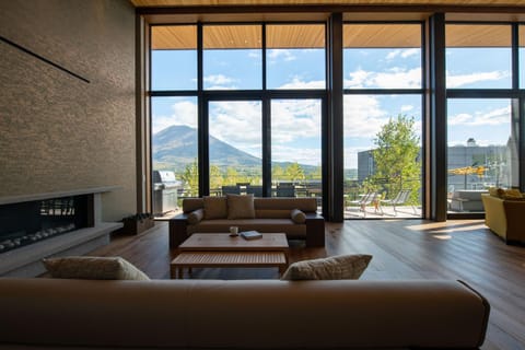Living room, Mountain view