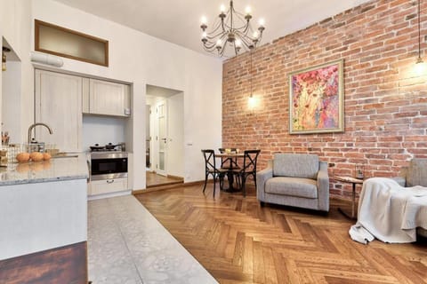 Kitchen or kitchenette, Living room, Seating area, Dining area