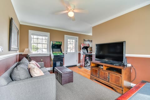 Lakefront Cayuga Retreat with Private Deck and Hot Tub House in Cayuga Lake