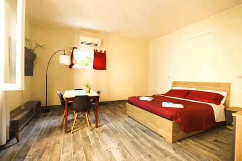 Bed, Night, Bedroom, air conditioner
