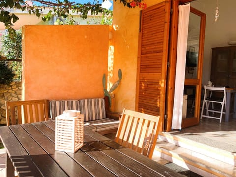 Patio, Balcony/Terrace, Seating area