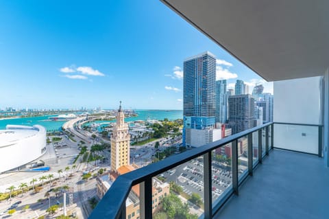 Property building, View (from property/room), Balcony/Terrace