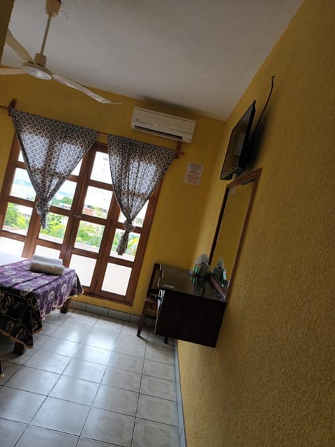 Bed, Photo of the whole room, air conditioner