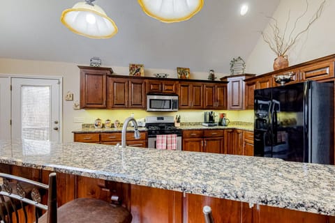 Hillcrest Hideaway House in Chatuge Lake