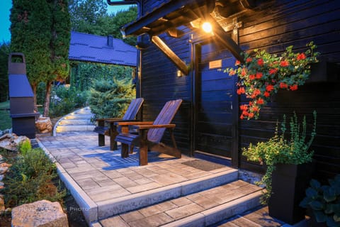 WoodenHouse with two Apartments Apartment in Lika-Senj County