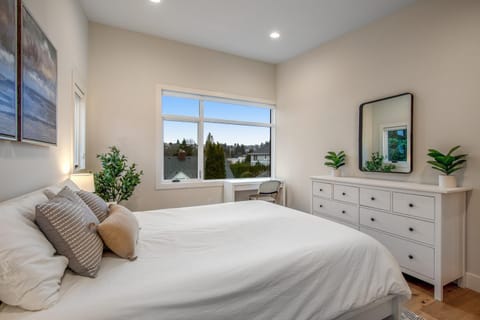 Magnolia Cottage House in Magnolia Seattle