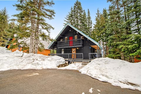 Hyak Hygge House in Snoqualmie Pass