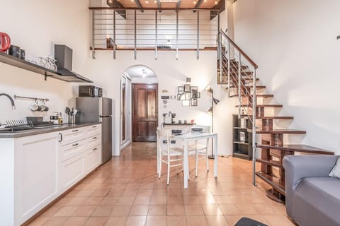 Kitchen or kitchenette, Living room, Seating area, Dining area, stove
