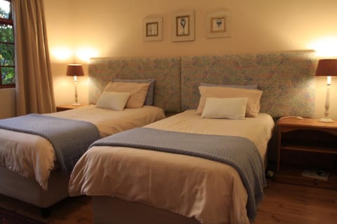 Wine Route 44 Guesthouse Bed and Breakfast in Cape Town