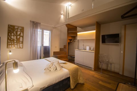 Bed, Photo of the whole room, Decorative detail, Bedroom