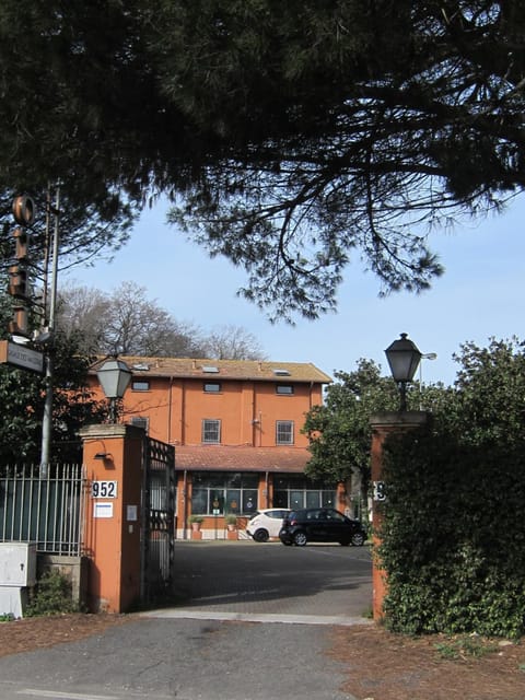 Facade/entrance, Bird's eye view, Parking