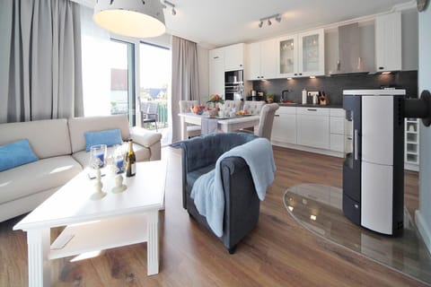 Kitchen or kitchenette, Living room, Seating area, Dining area