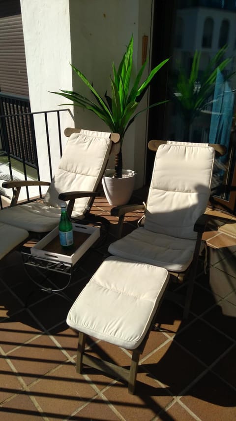 Day, Balcony/Terrace, sunbed
