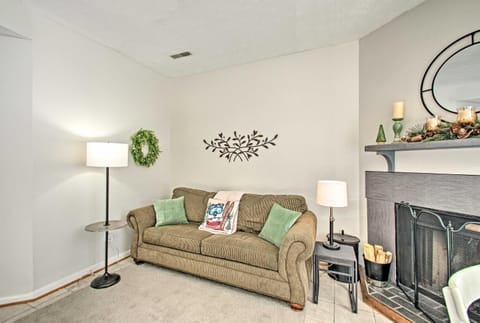 Wintergreen Resort Escape about Walk to Ski Lift! Apartment in Massies Mill