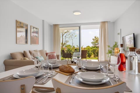 Garden, Balcony/Terrace, Living room, Dining area