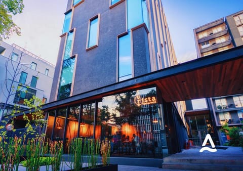 Property building, Restaurant/places to eat