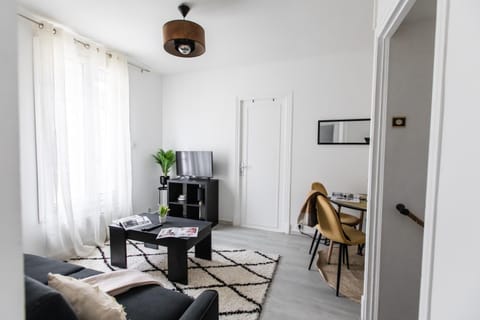 Communal lounge/ TV room, Seating area, Breakfast, Lunch, Dinner