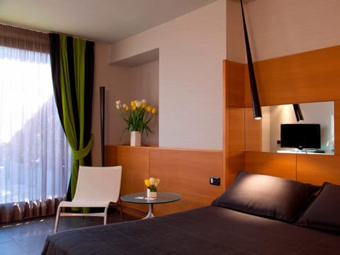 Bed, TV and multimedia