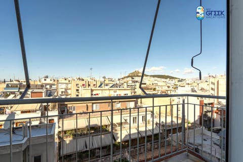 View (from property/room), Balcony/Terrace, City view