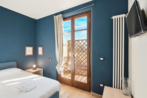 Accogliente camera singola con balcone a 500 mt dal mare Bed and Breakfast in Marina di Carrara