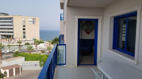 Balcony/Terrace, Sea view, Street view