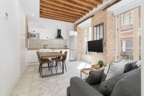 Communal lounge/ TV room, TV and multimedia, Kitchen or kitchenette, Living room, Seating area, Dining area, Evening entertainment, minibar