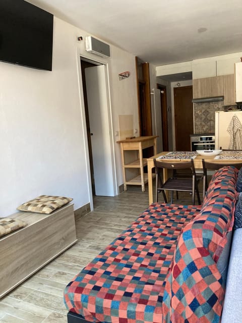 TV and multimedia, Living room, Dining area