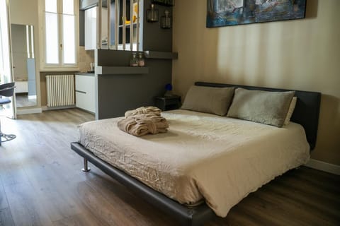 Bed, Photo of the whole room