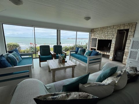 Living room, Sea view