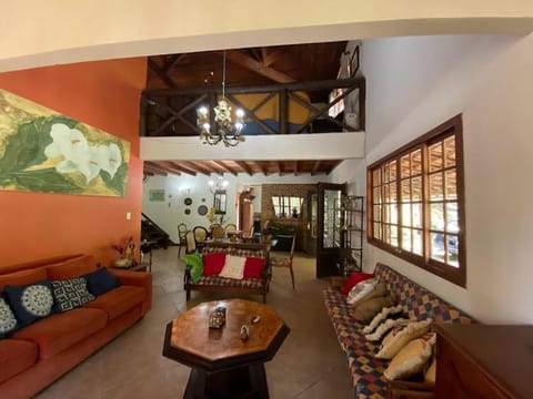 Lumiar chalé colonial lareira deck para beira rio particular e reservado área de lazer pertinho centro do bairro House in State of Rio de Janeiro