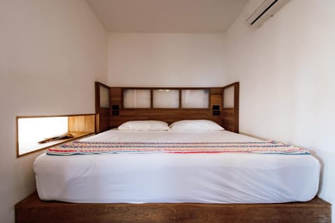 Bed, Bedroom, air conditioner