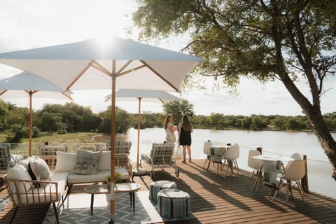 Patio, Spa and wellness centre/facilities